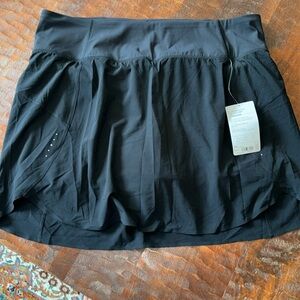 Athleta Run With It 16” Skort